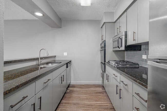 1 habitación, 1 baño, 775 pies cuadrados, cocina - The Beverly