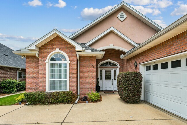 Foto del edificio - 5930 Hermitage Dr