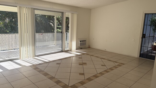 Sala de estar - 76 Calle Aragon