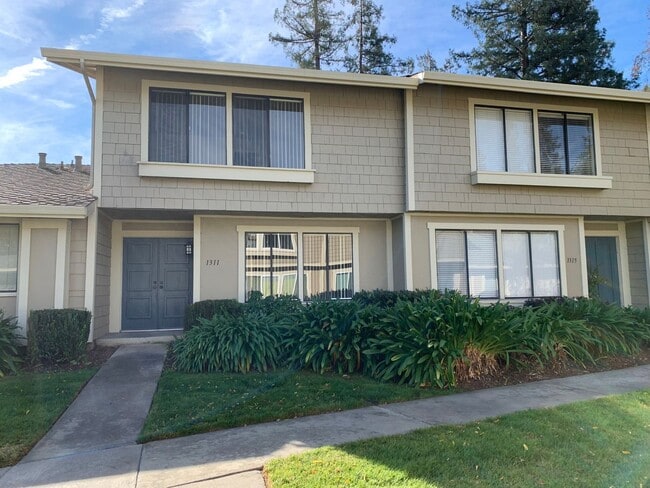 Spacious Townhouse - Spacious Townhouse