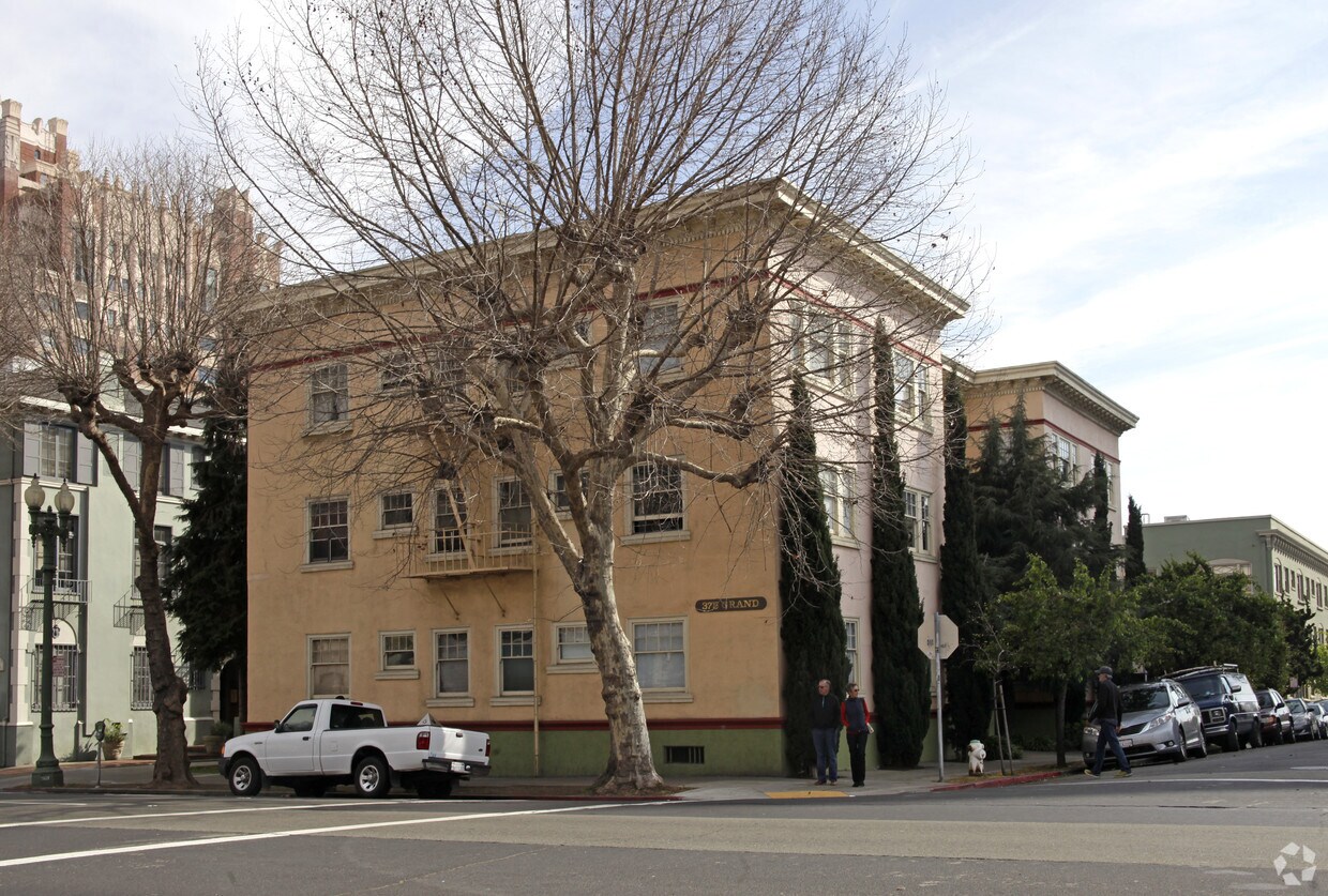 Primary Photo - 375 Grand Ave