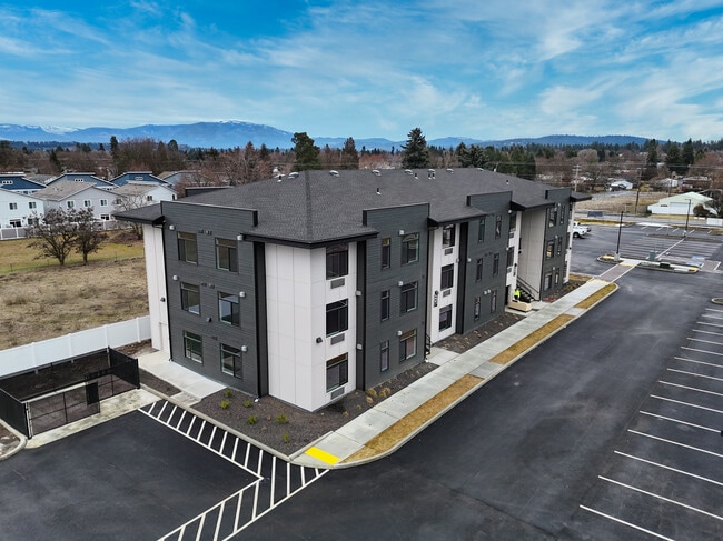 Building Photo - The Flats on 4th Apartments