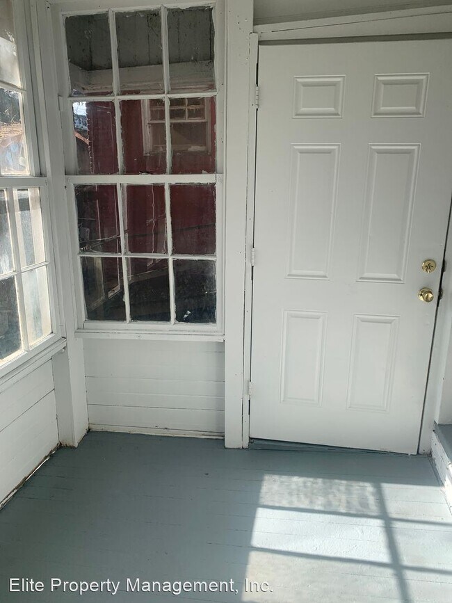 Building Photo - 5 br, 1 bath House - 618 W. Princess St.