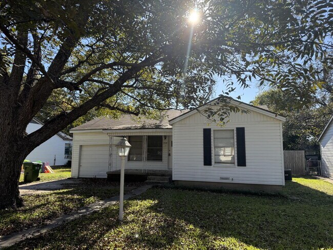 Foto del edificio - 3920 Maple Ave