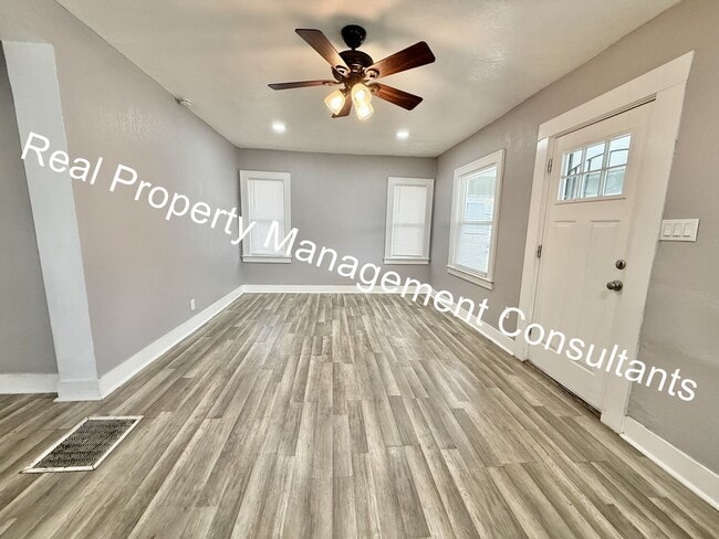 Foto del edificio - 3-Bedroom Home with Modern Updates Throughout