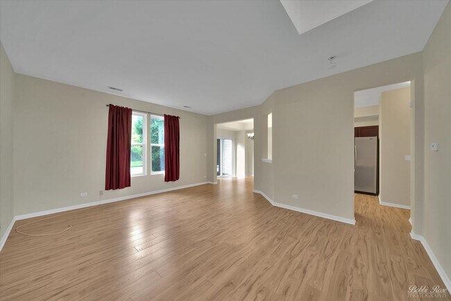 Building Photo - 3145 Bromley Ln