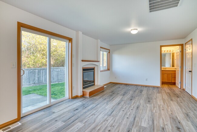 Foto del edificio - 7454 Halibut Dr