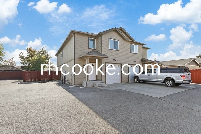Building Photo - 312 S Blake Rd