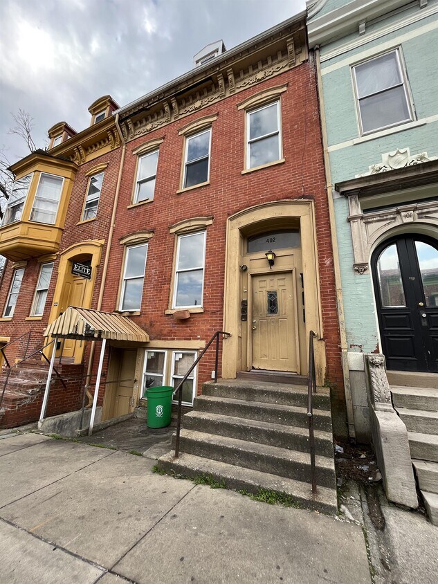 Foto principal - 402 E Market St