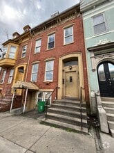 Building Photo - 402 E Market St