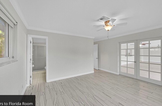 Building Photo - 211 SE 9th Ct