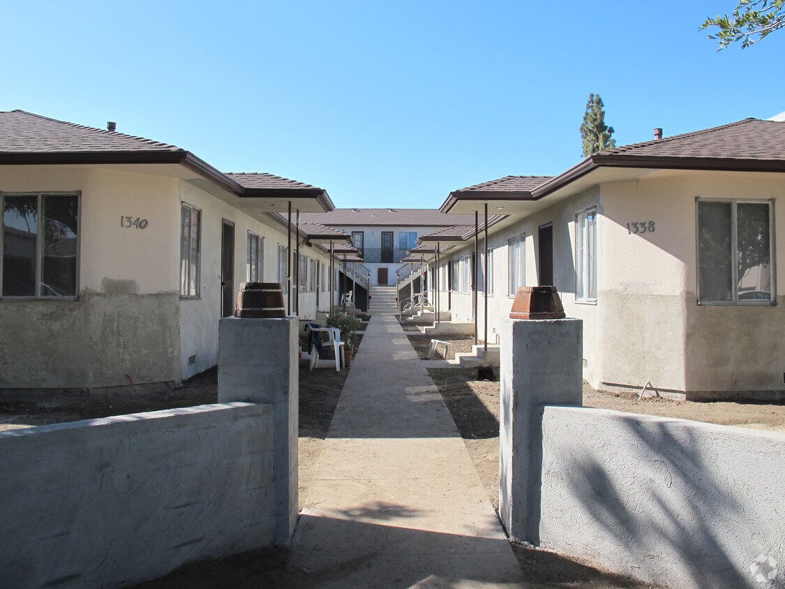 Foto del edificio - 1338 Princeton St