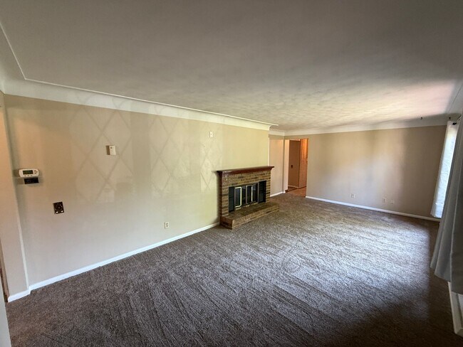 Foto del edificio - Home For Rent By Capital Property Management