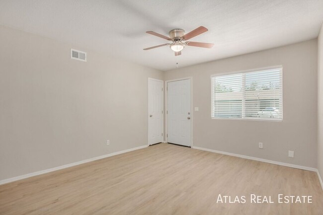 Building Photo - ONE MONTH FREE!! Newly Renovated 2 bedroom...