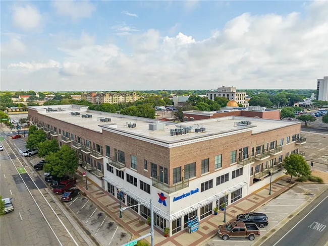 Building Photo - 330 Austin Ave