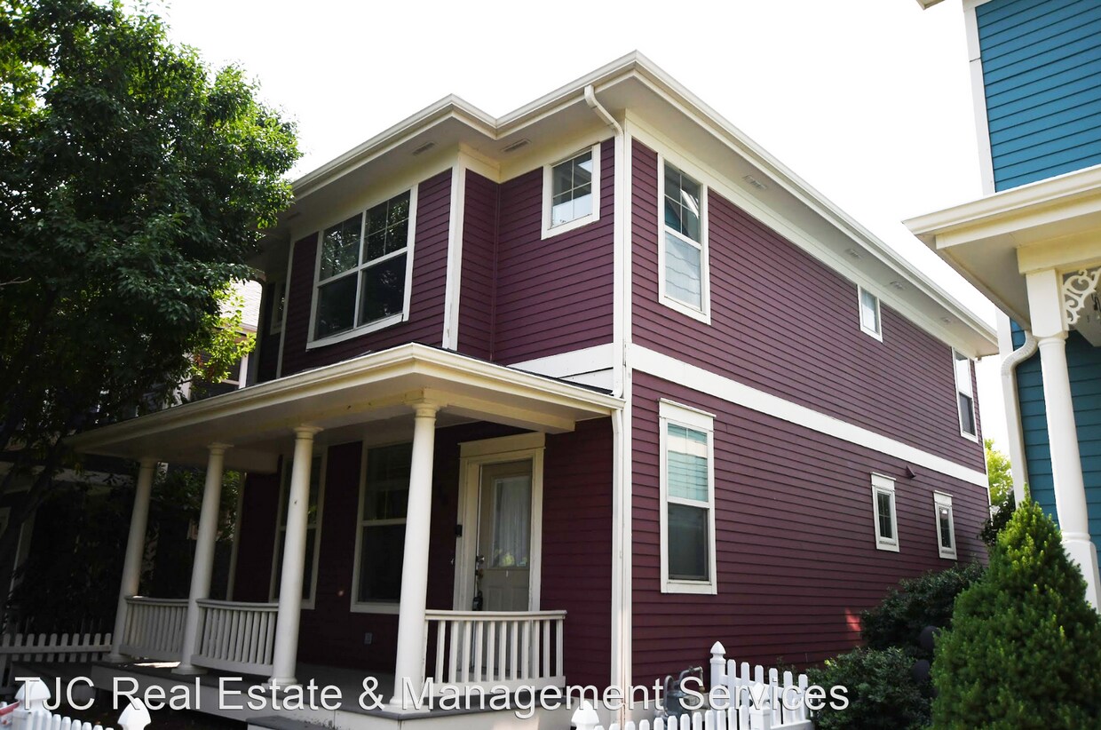 Primary Photo - 4 br, 3.5 bath House - 2736 Tamarac Street