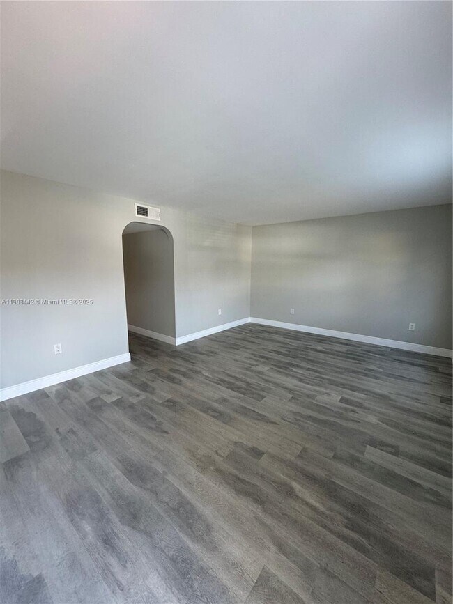 Foto del edificio - 9050 NW 28th St