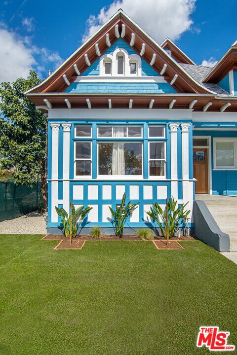 Building Photo - 2507 1st St