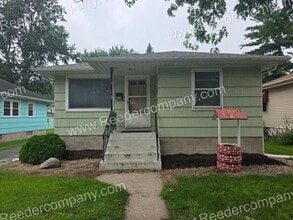 Building Photo - 7204 Lindberg Ave
