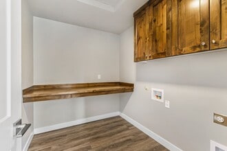 Building Photo - 61532 SE Jennifer Ln