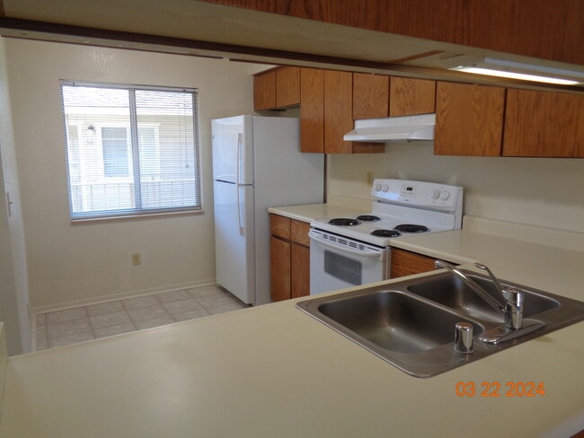 Building Photo - Saliman Manor Apartments