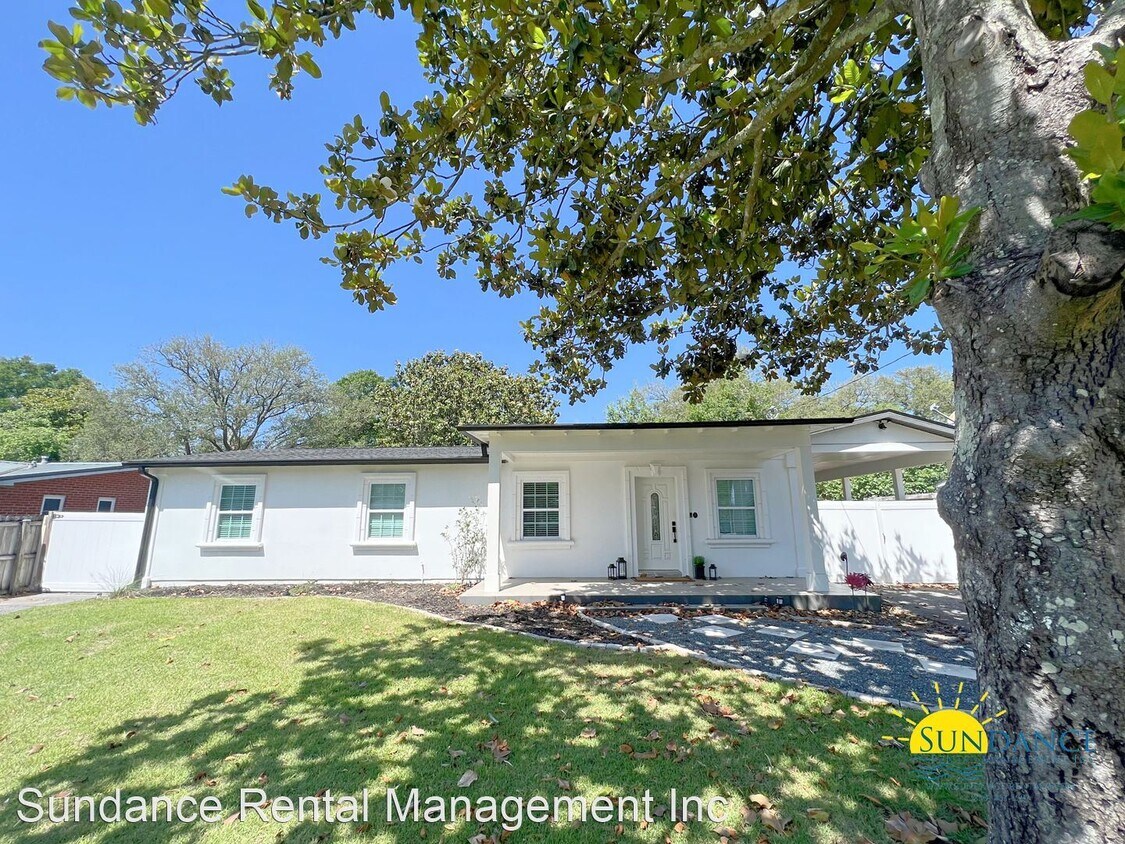 Foto principal - 4 br, 1.5 bath House - 806 Tuxedo Drive