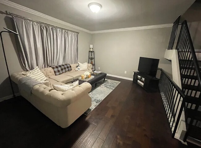 Foto del edificio - Room in Townhome on Cardigan Cir