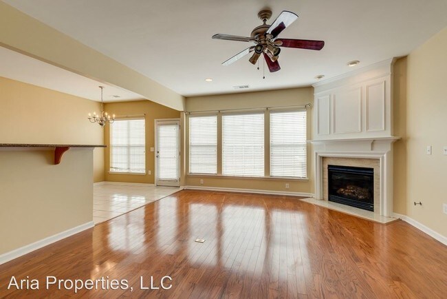Foto del edificio - 4 br, 3.5 bath House - 453 Lazy Creek Ln.