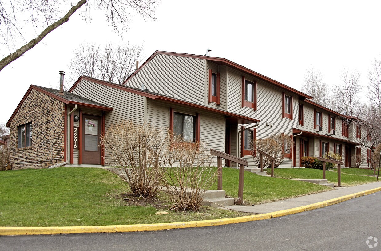 Aspen Glen Apartments 2287 Palmer Dr New Brighton, MN