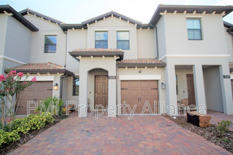Foto principal - 1213 Royal St. George Blvd