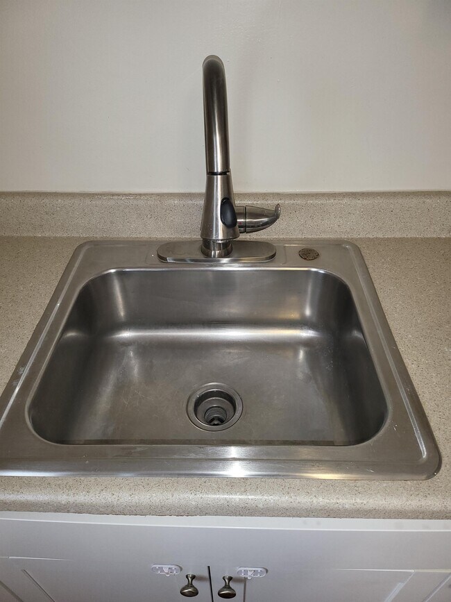 Foto del edificio - 110 E South St