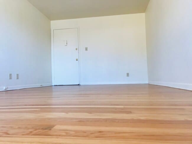 Building Photo - 3077 N 72nd St