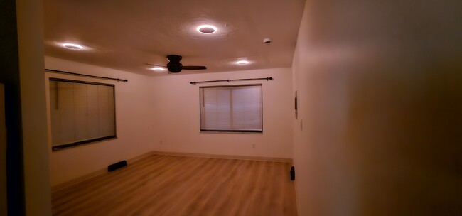 Foto del edificio - 2774 S Park Rd