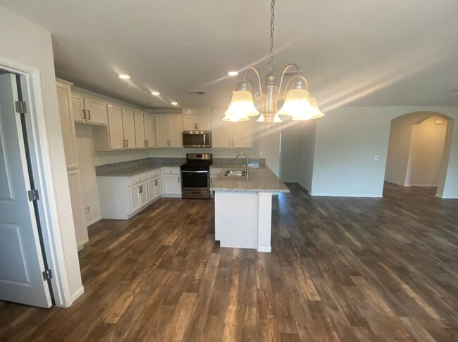 Foto del edificio - 2141 N Highland St