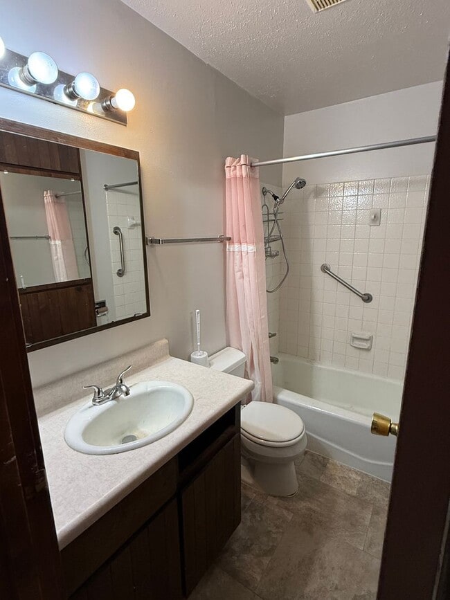 Foto del edificio - 3313 Leland Ln