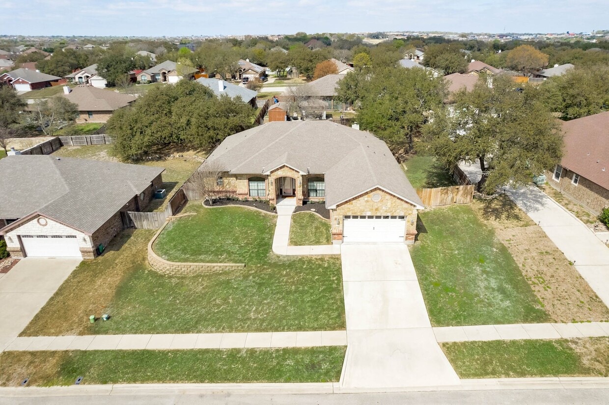 Primary Photo - 6411 Jovana Dr