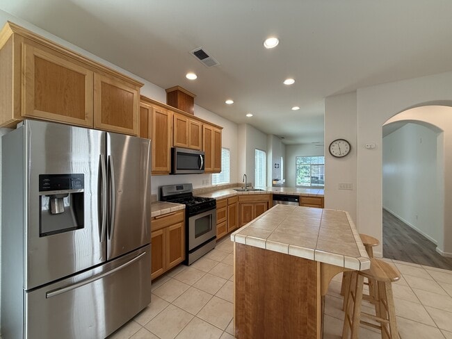 Building Photo - 1447 Yosemite Dr