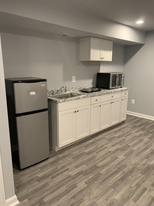Building Photo - 9141 Big Springs Loop
