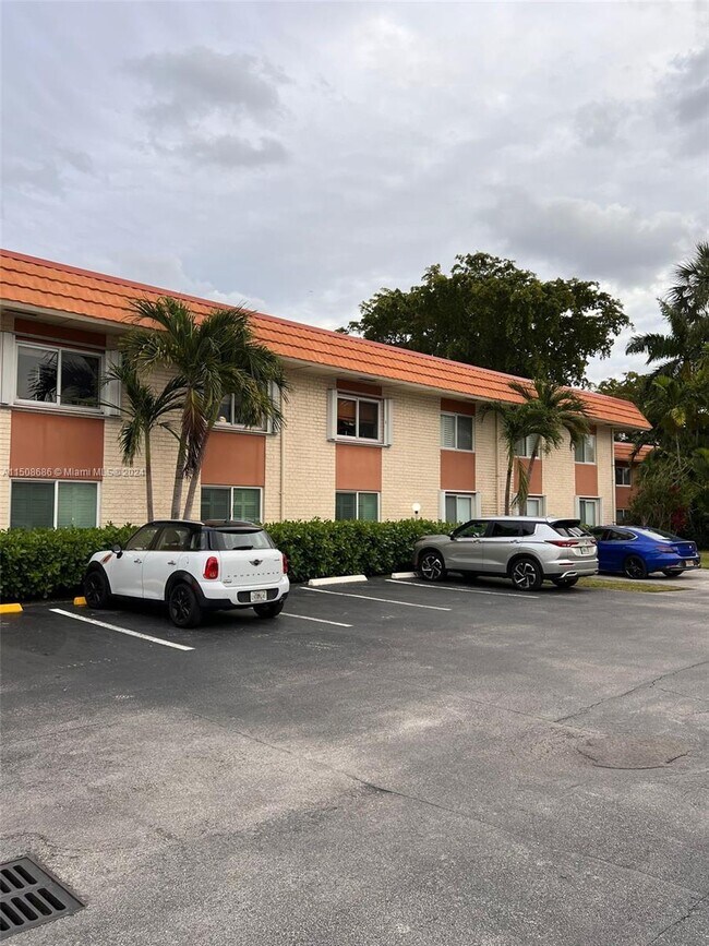 136 NE 19th Ct Unit 105F, Wilton Manors, FL 33305 Condo for Rent in