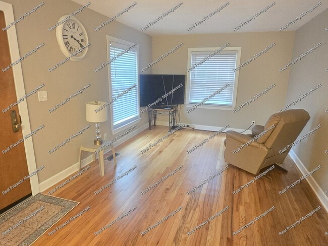 Building Photo - Updated Munster Cape Cod