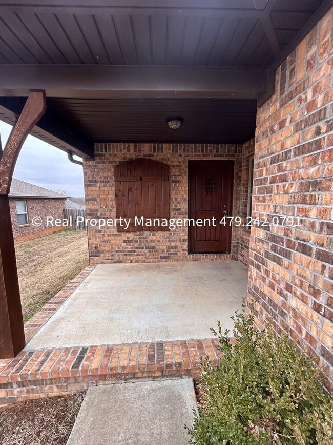 Foto del edificio - MOVE IN SPECIAL - HALF OFF MOVE IN RENT! B...