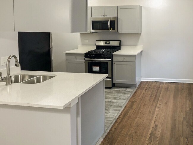 Foto del edificio - 3706 N Sheffield Ave