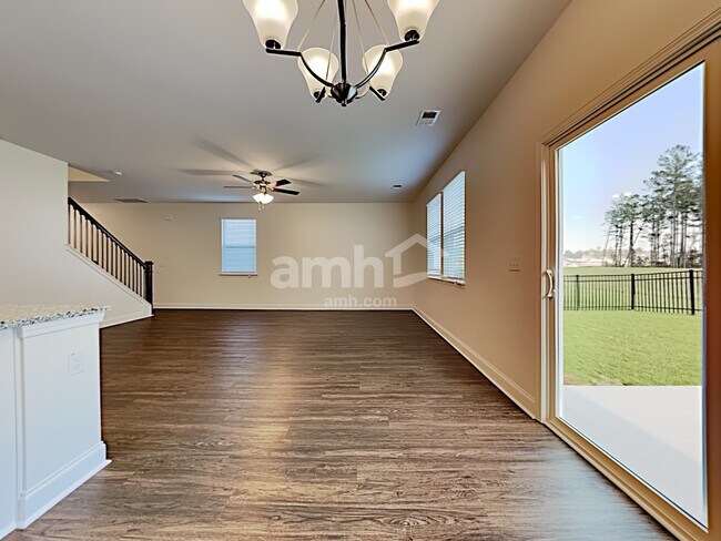 Building Photo - 303 Bering Ln