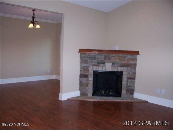 Building Photo - 3413 Ellsworth Dr