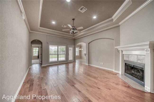 Building Photo - 3 br, 2 bath House - 109 Walcourt