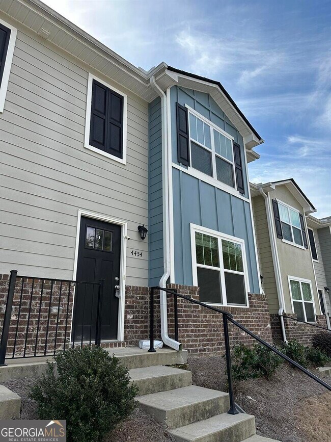 Foto del edificio - 4454 Pinscher St