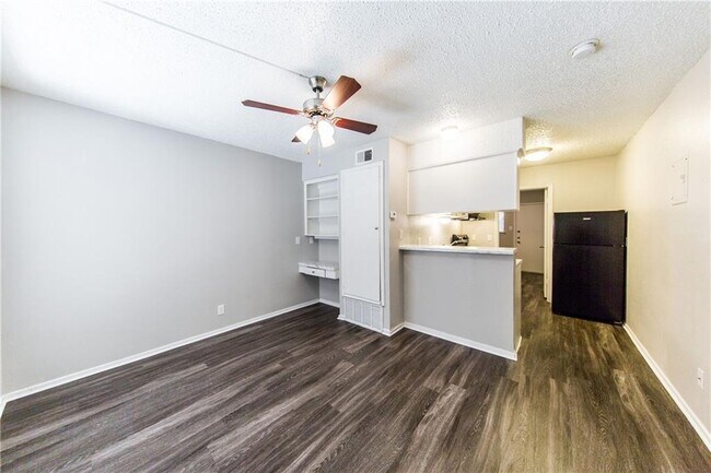Foto del edificio - 506 W 37th St