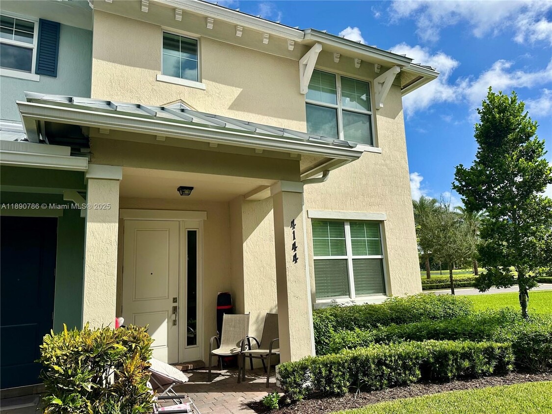 Foto principal - 4144 Greenway Dr