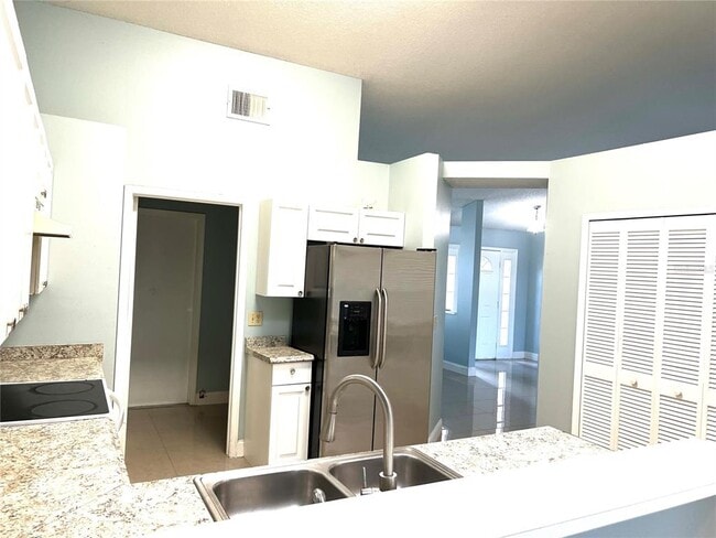 Building Photo - 6833 Coral Cove Dr