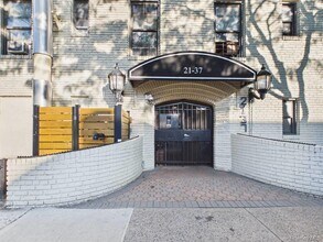 Building Photo - 21-37-37 33rd St